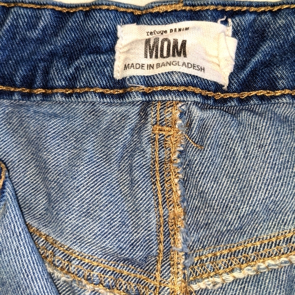 Refuge Denim MOM Distressed Jeans - Picture 10 of 16